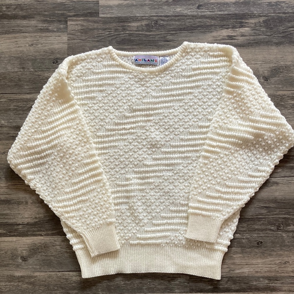 Vintage A’Milano off white sweater. Size L